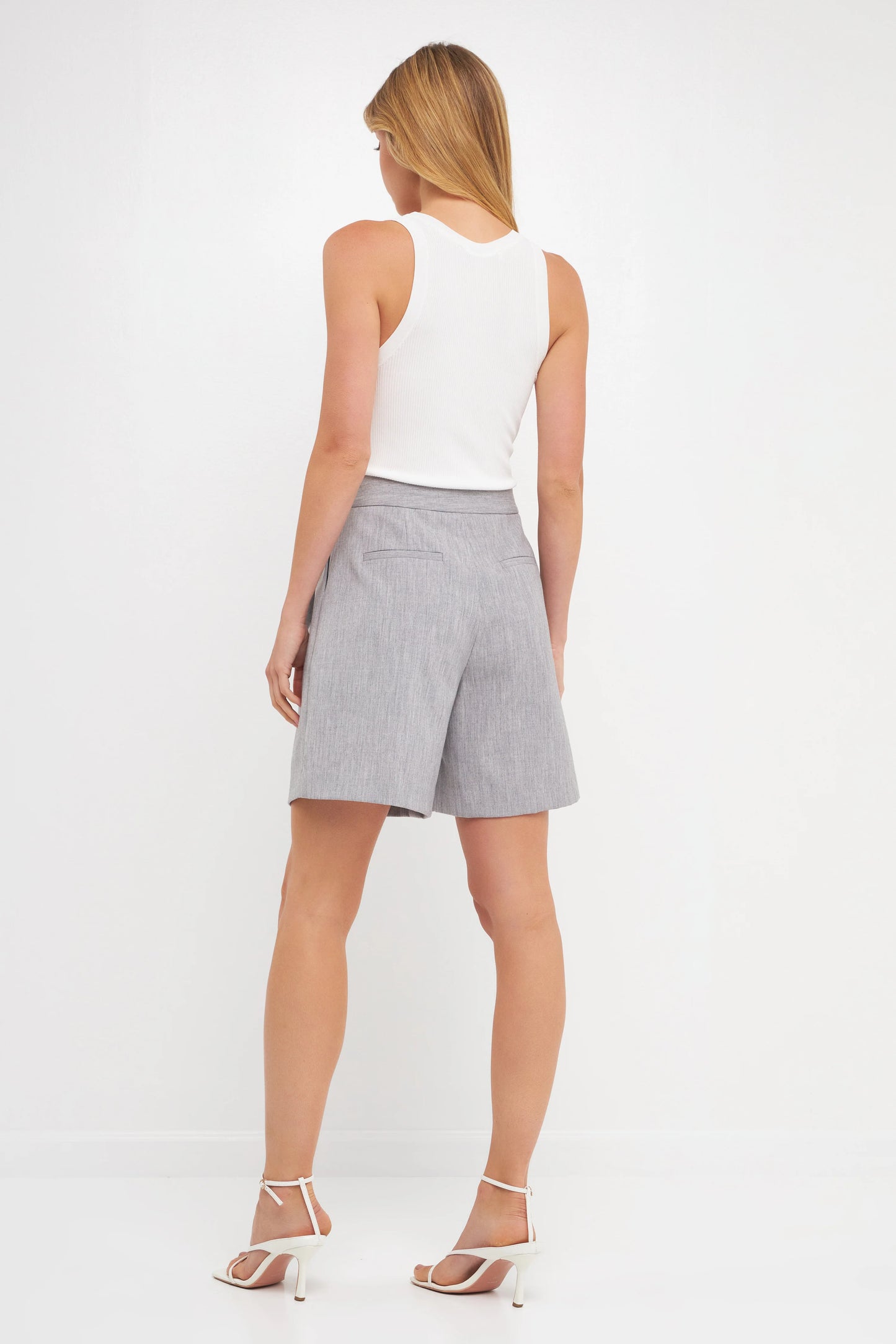 Loura Short Grey